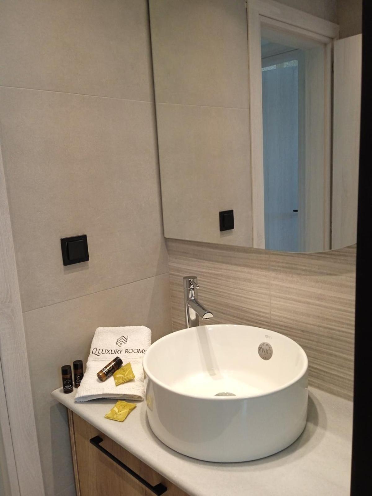 Q Luxury Rooms Paleros Zimmer foto